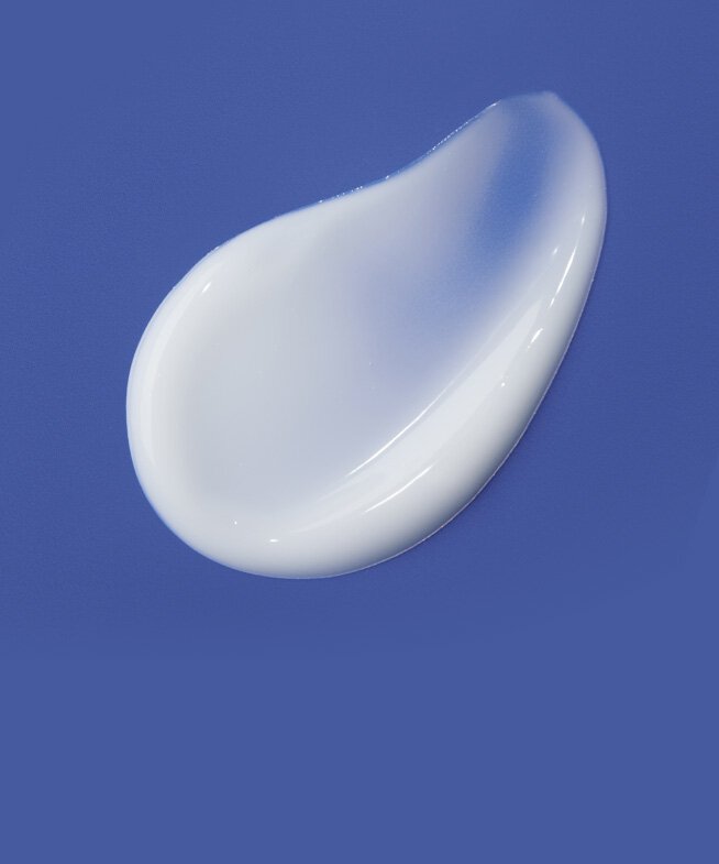 Texture of Water bank Blue Hyaluronic Emulsion for combination to Oily skin