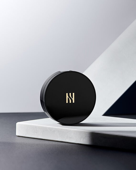 HERA BLACK CUSHION