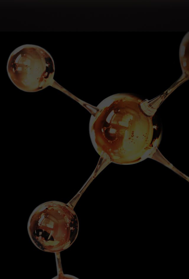 相互交織的金色球體，詮釋雪花秀濃縮人蔘活膚霜的豐潤活膚配方，能豐盈肌膚，減少細紋與皺紋的出現。